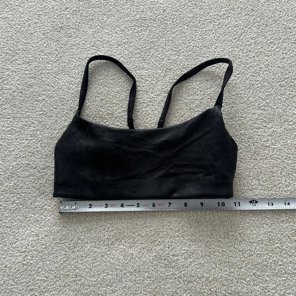lululemon Wunder Train Strappy Racer Bra size 4 in Black Foil